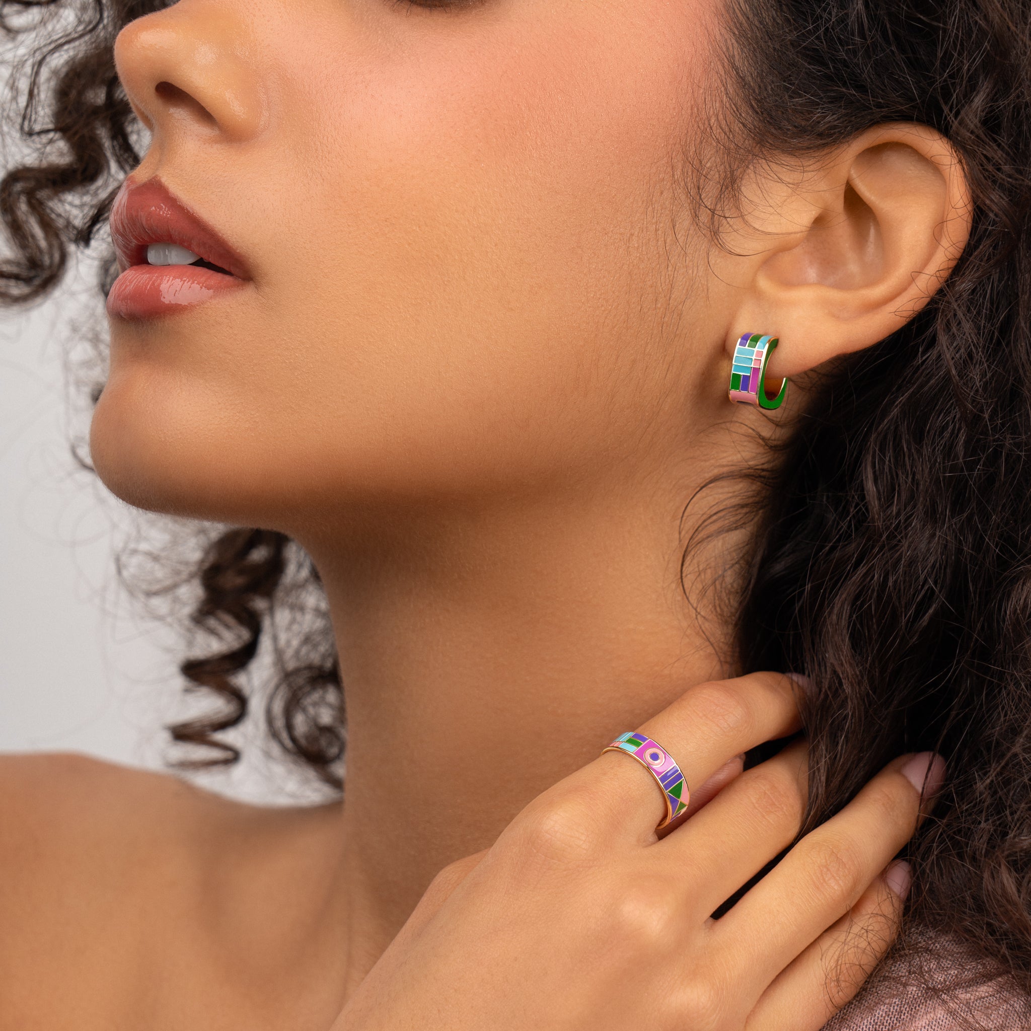 أقراط "أورورا فيلا"